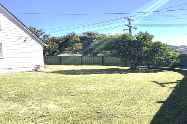 Photo of property in 32 Pearce Crescent, Taita, Lower Hutt, 5011