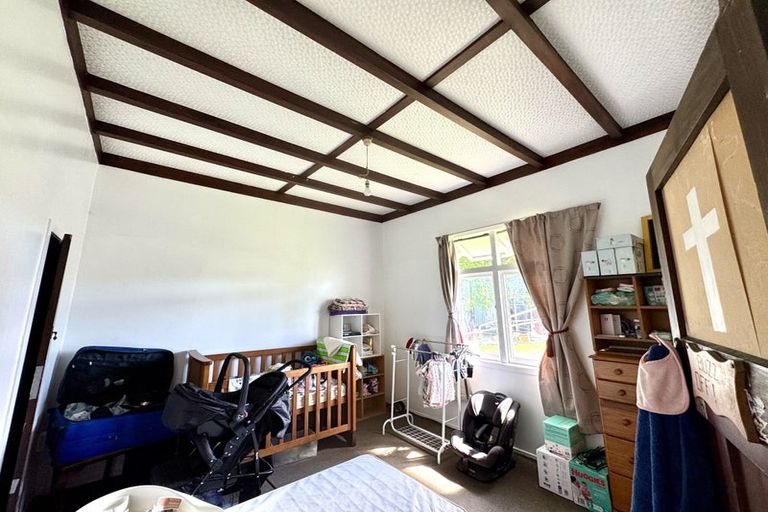 Photo of property in 25 Walter Street, Takapau, 4203