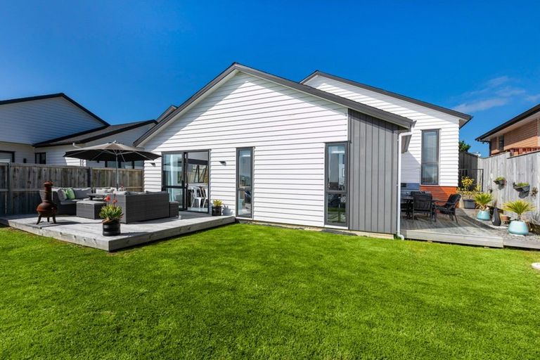 Photo of property in 25 Resolution Drive, Gulf Harbour, Whangaparaoa, 0930