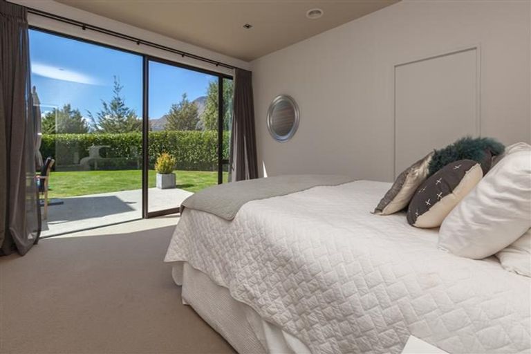 Photo of property in 10 Jackby Court, Jacks Point, Queenstown, 9371