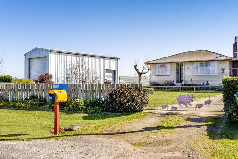 Photo of property in 325 Matangara Road, Hawera, 4672