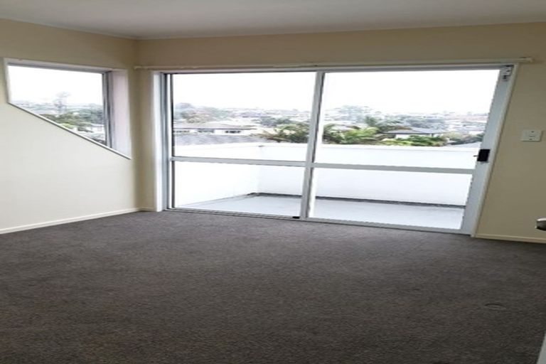 Photo of property in 41 Esther Place, Red Beach, 0932