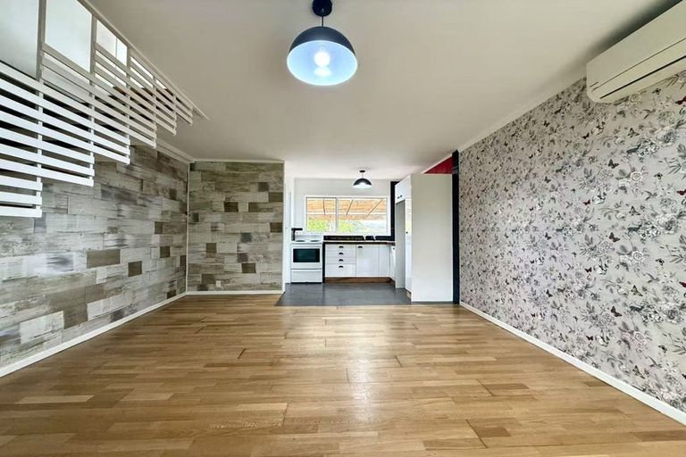 Photo of property in 7/108 West Coast Road, Glen Eden, Auckland, 0602