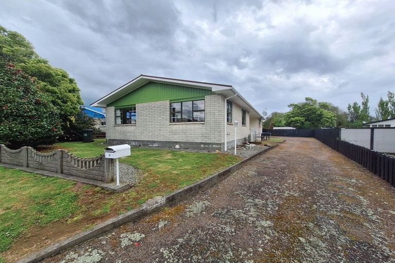 Photo of property in 11 Chartwell Drive, Eltham, 4322