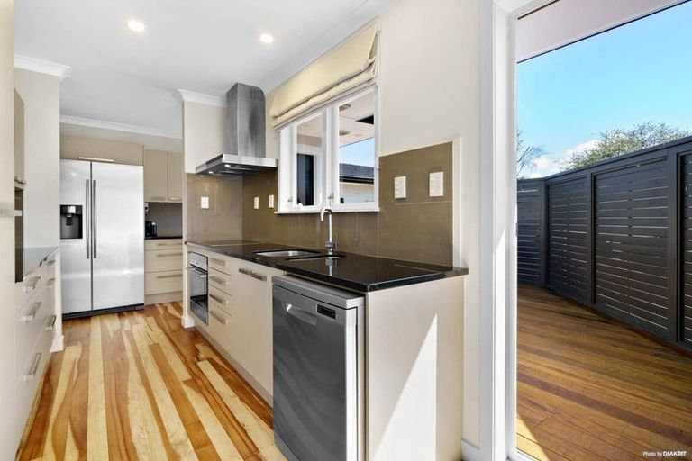 Photo of property in 11 Quibray Place, Botany Downs, Auckland, 2010