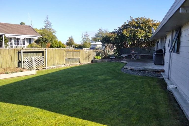 Photo of property in 96 Hillcrest Drive, Kelvin Grove, Palmerston North, 4414