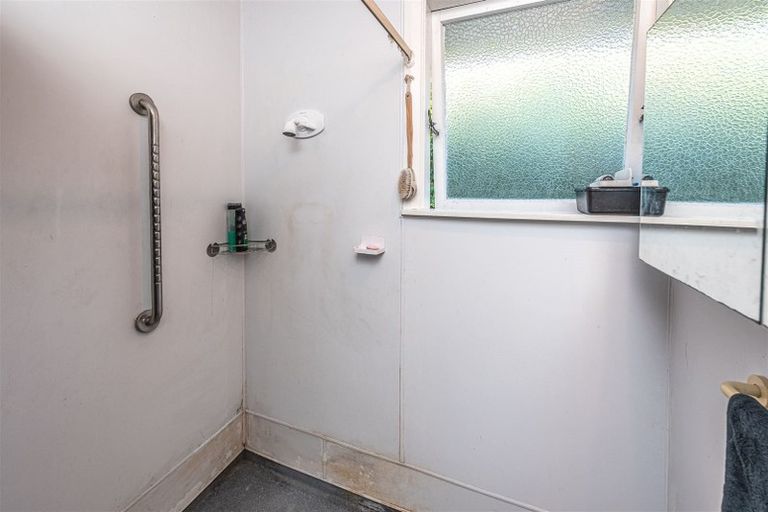 Photo of property in 180 Puriri Street, Castlecliff, Whanganui, 4501