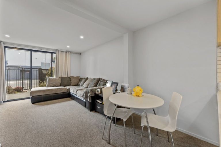 Photo of property in 4/8 New Brighton Road, Shirley, Christchurch, 8061