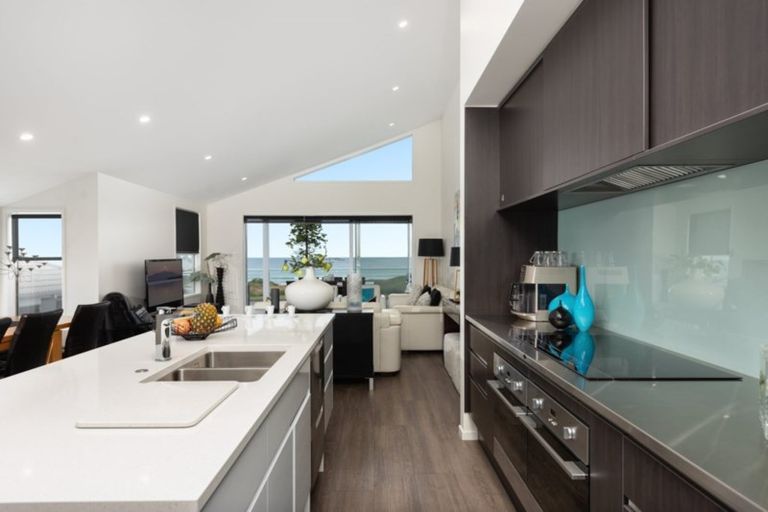 Photo of property in 173 Marine Parade, Mount Maunganui, 3116