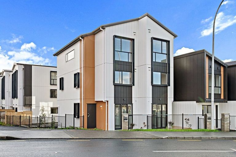 Photo of property in 25 Red Arches Road, Henderson, Auckland, 0610