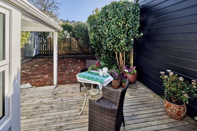 Photo of property in 28 Stanley Street, Berhampore, Wellington, 6023