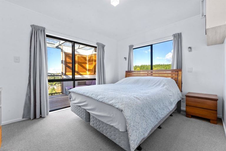 Photo of property in 45 Stillwater Crescent, Stillwater, Silverdale, 0993