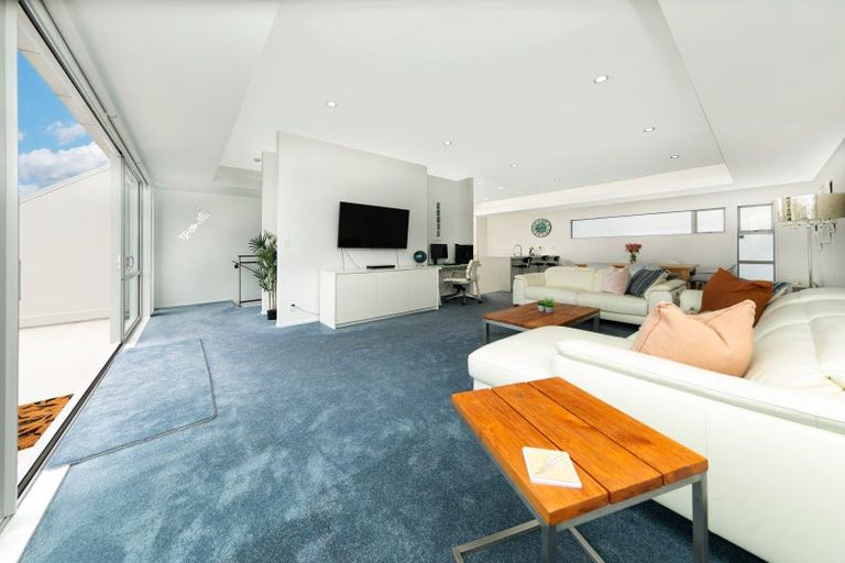 Photo of property in 9/49 Browns Road, Browns Bay, Auckland, 0630