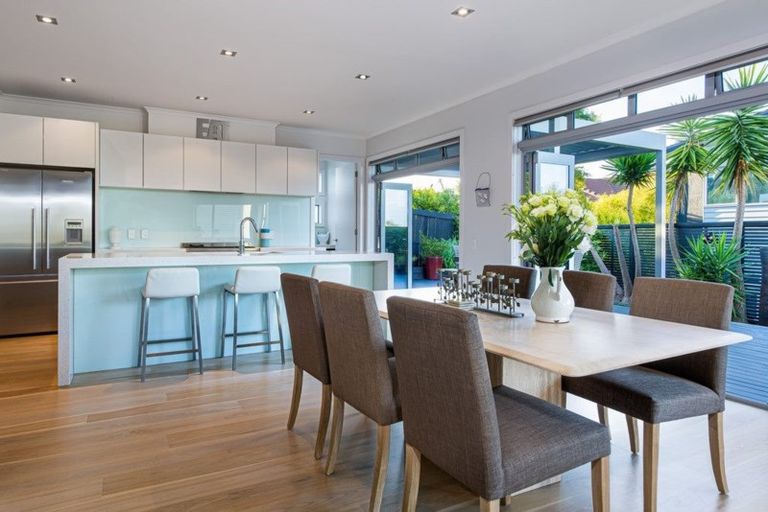 Photo of property in 131 Kowhai Road, Mairangi Bay, Auckland, 0630