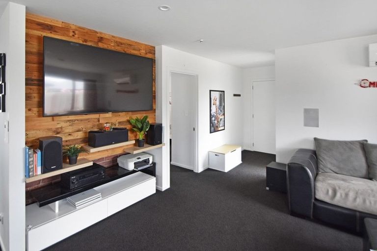 Photo of property in 15 Lakeland Avenue, Twizel, 7901