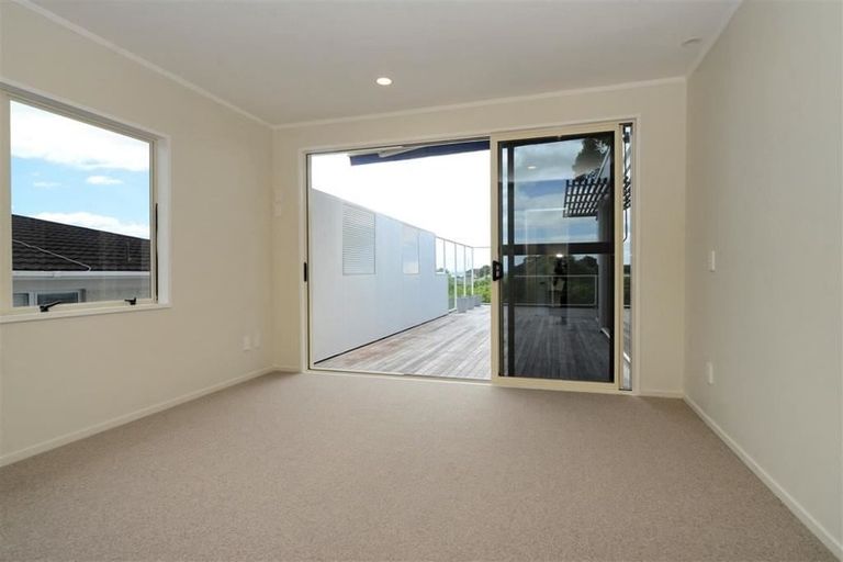 Photo of property in 27 Mcmillan Place, Mellons Bay, Auckland, 2014