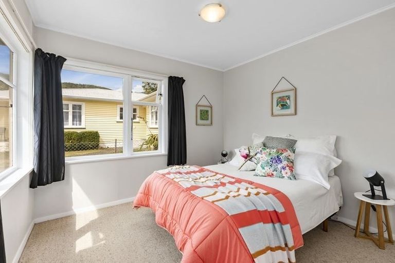 Photo of property in 116 Hine Road, Wainuiomata, Lower Hutt, 5014