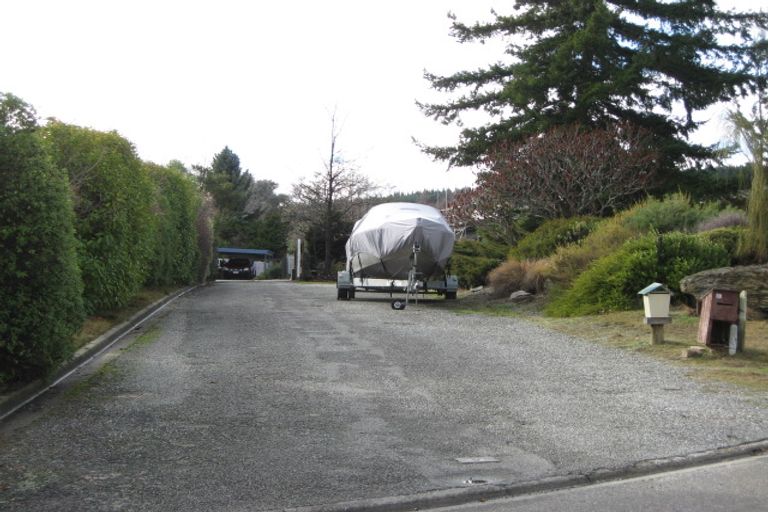 Photo of property in 12 Rimu Lane, Wanaka, 9305