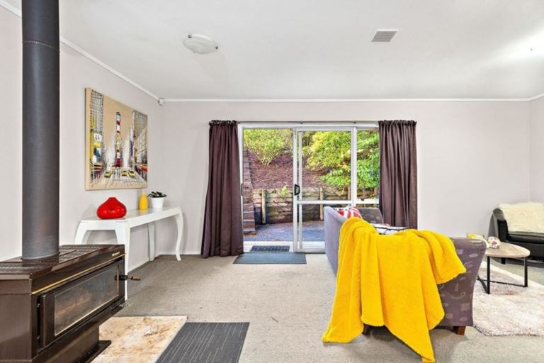 Photo of property in 4 Cedar Heights Avenue, Massey, Auckland, 0614