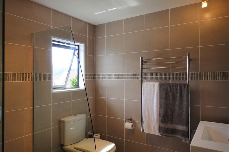 Photo of property in 136 One Tree Point Road, One Tree Point, 0118