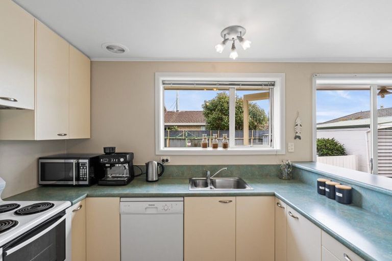 Photo of property in 2/11 Mcbeath Avenue, Hoon Hay, Christchurch, 8025