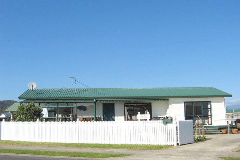 Photo of property in 2 Seascape Avenue, Whitianga, 3510
