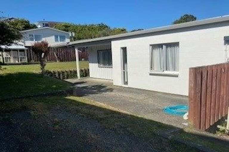 Photo of property in 15b Cypress Drive, Maungaraki, Lower Hutt, 5010
