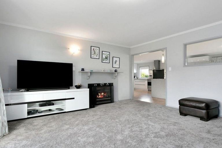 Photo of property in 17 Sheridan Crescent, Leamington, Cambridge, 3432