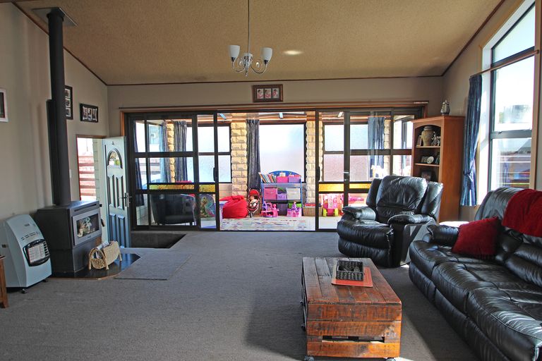 Photo of property in 11 Charles Street, Weston, Oamaru, 9401