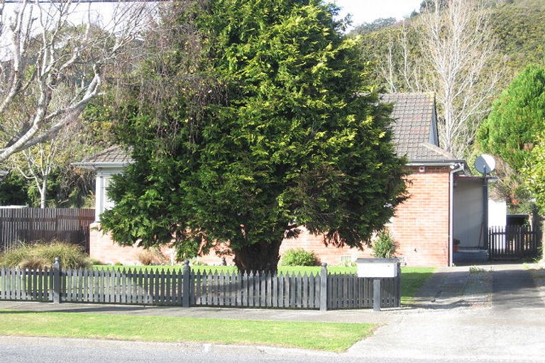 Photo of property in 62 Waddington Drive, Naenae, Lower Hutt, 5011