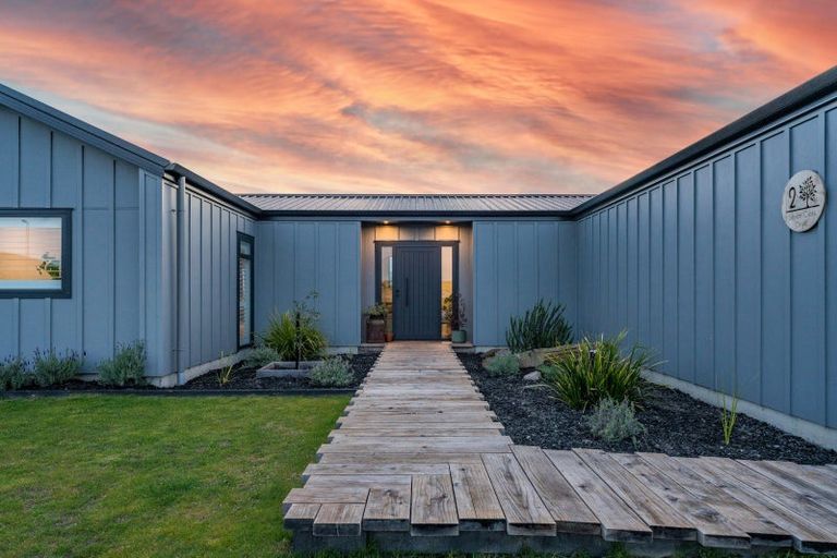 Photo of property in 2 Seven Oaks Drive, Kinloch, Taupo, 3377