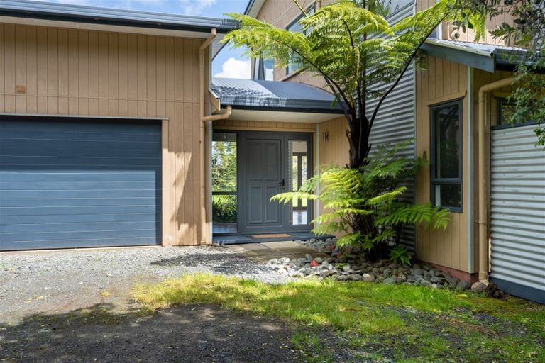 Photo of property in 42 Piwakawaka Rise, Karetu, 0283