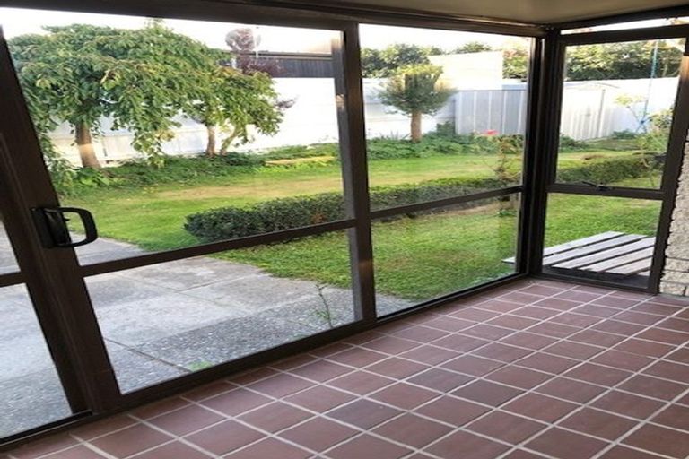 Photo of property in 2/22 Searells Road, Strowan, Christchurch, 8052