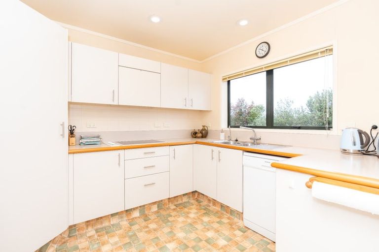 Photo of property in 61 Grosvenor Gardens, Flagstaff, Hamilton, 3210