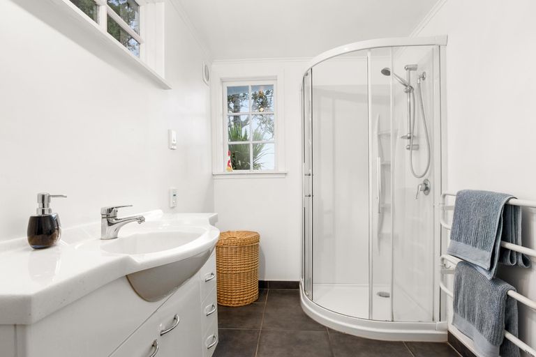 Photo of property in 221 Godley Road, Titirangi, Auckland, 0604