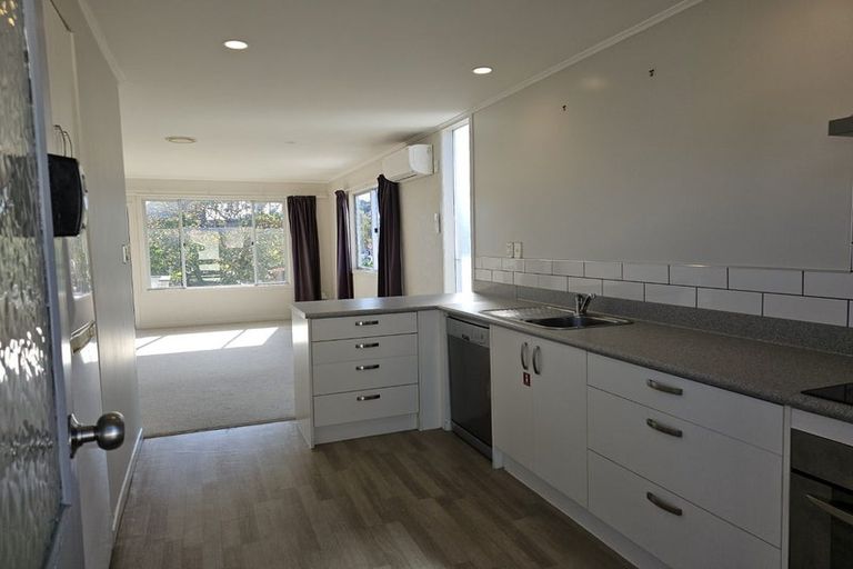 Photo of property in 35-37 Mana Esplanade, Paremata, Porirua, 5026