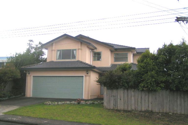 Photo of property in 1/15 Lyttelton Avenue, Forrest Hill, Auckland, 0620