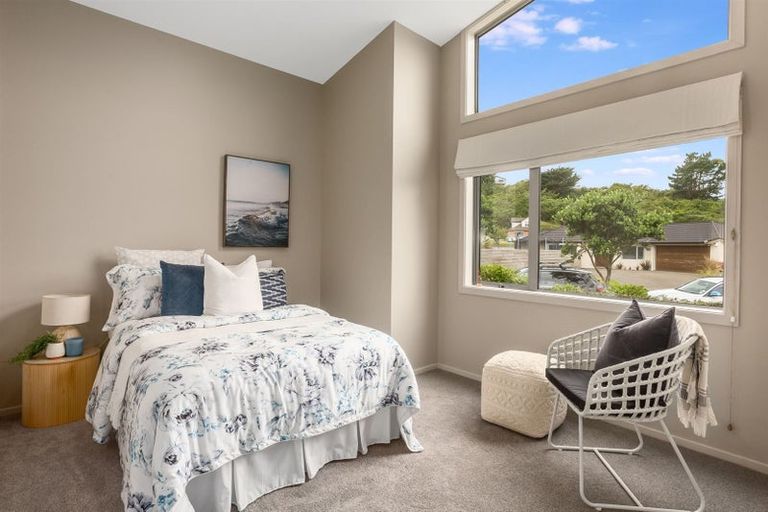 Photo of property in 5 Fiordland Place, Aotea, Porirua, 5024