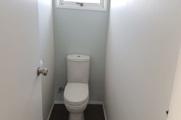 Photo of property in 2 Cypress Grove, Paraparaumu, 5032