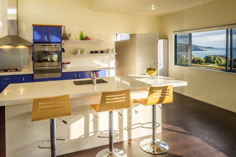 Photo of property in 11 Corlett Road, Plimmerton, Porirua, 5026