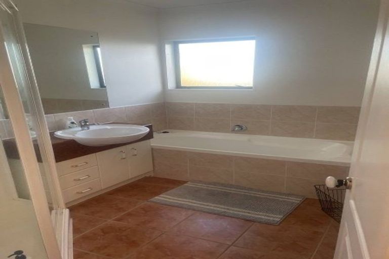 Photo of property in 19 Limerick Place, Dannemora, Auckland, 2016