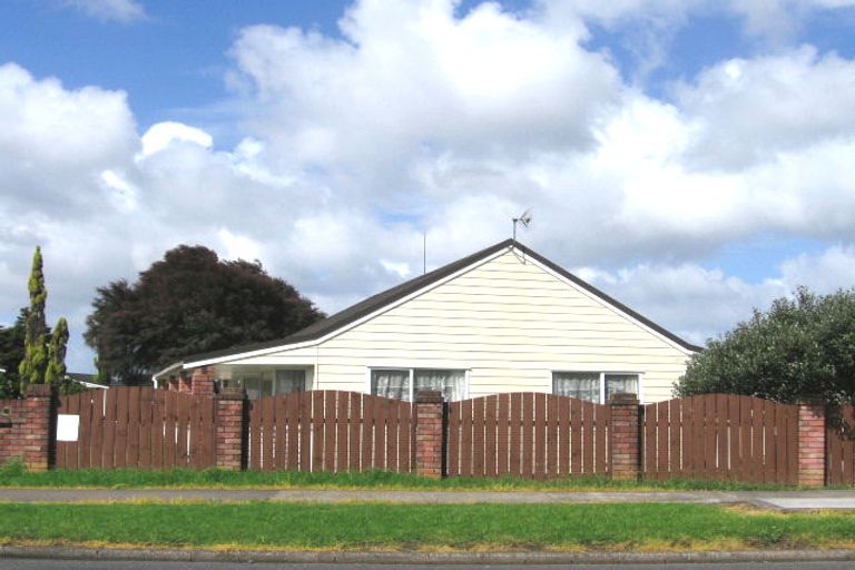 Photo of property in 1/120 Metcalfe Road, Ranui, Auckland, 0612