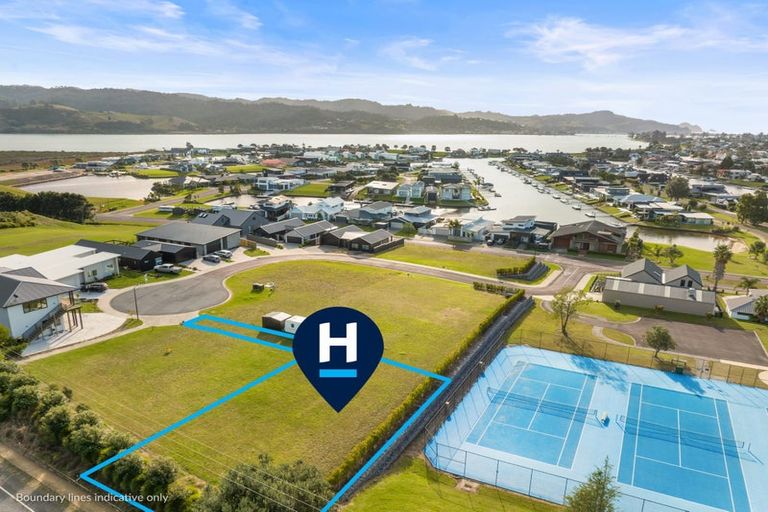 Photo of property in 7 Ian Hopper Way, Pauanui, 3579