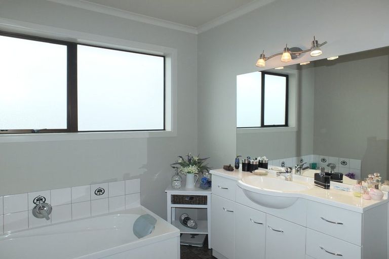 Photo of property in 19 Le Cren Street, Seaview, Timaru, 7910