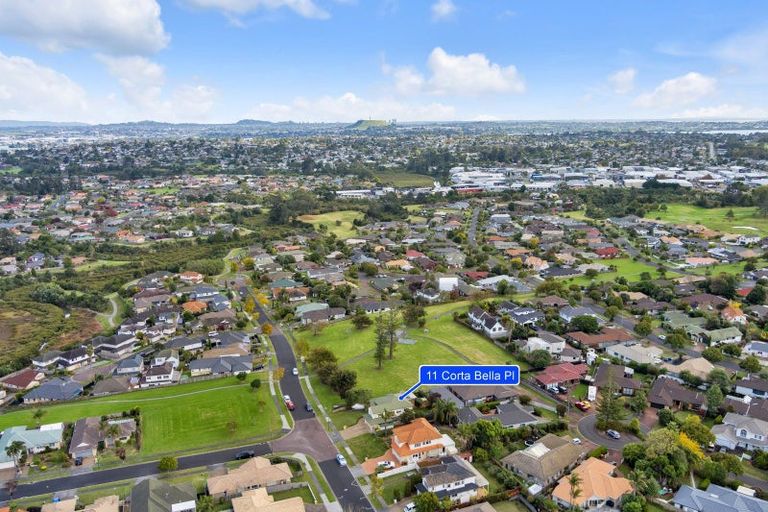 Photo of property in 11 Corta Bella Place, Golflands, Auckland, 2013