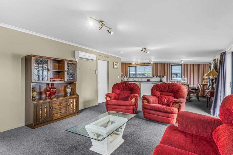 Photo of property in 6 Porritt Place, Waipukurau, 4200