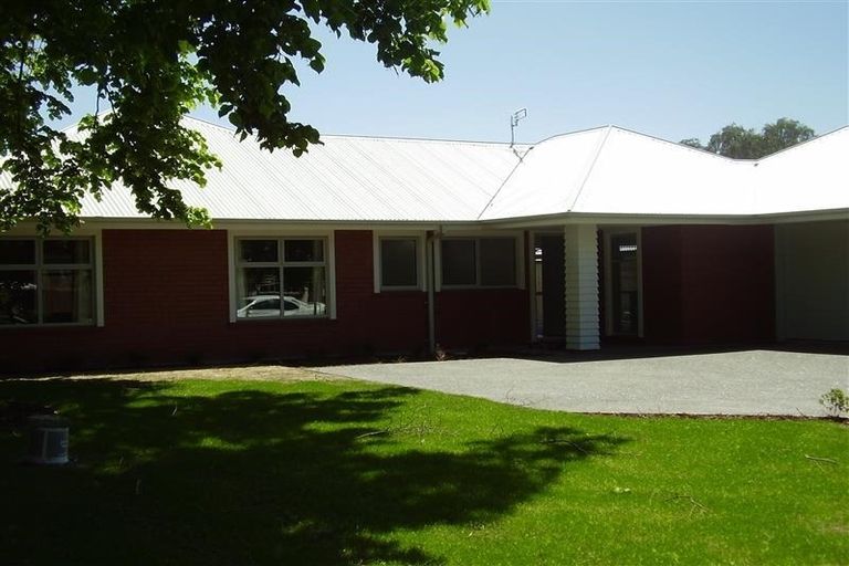 Photo of property in 4 Linden Grove Avenue, Hillmorton, Christchurch, 8024