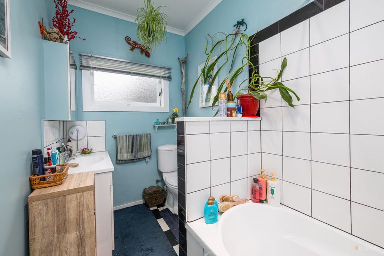 Photo of property in 35 Allan Street, Waimate, 7924