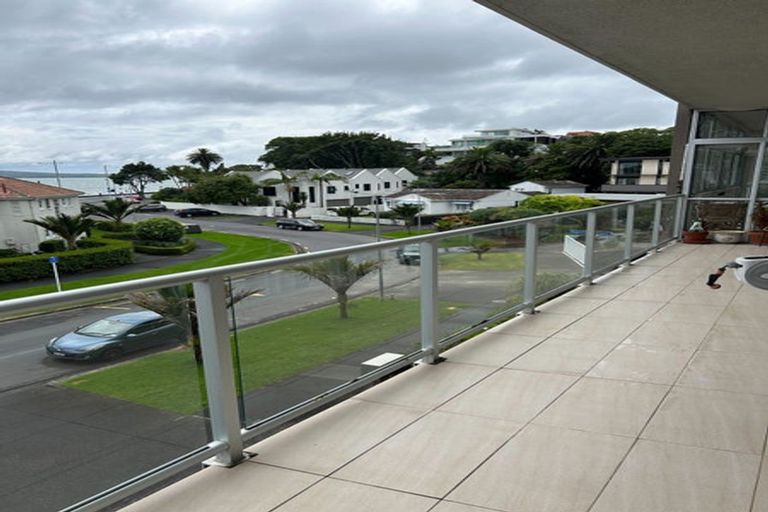 Photo of property in 2/39a Marau Crescent, Mission Bay, Auckland, 1071