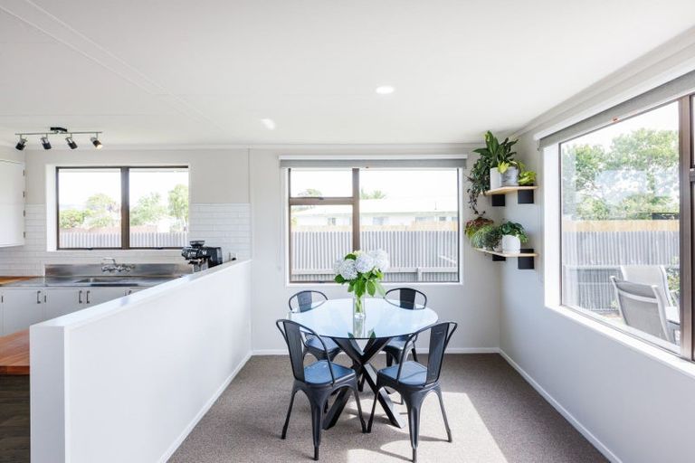 Photo of property in 25 Chelmarsh Place, Highbury, Palmerston North, 4412